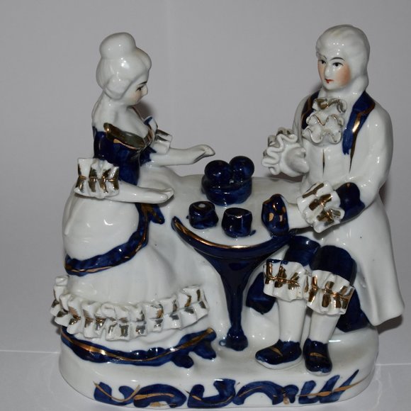 Vintage Courting Couple Glazed Porcelain Figurine Victorian Style - Picture 1 of 1